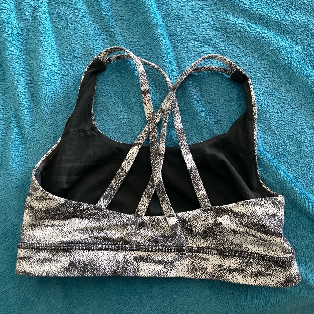 Lululemon sports bra, speckled, strappy back! Size 4-6 in good condition